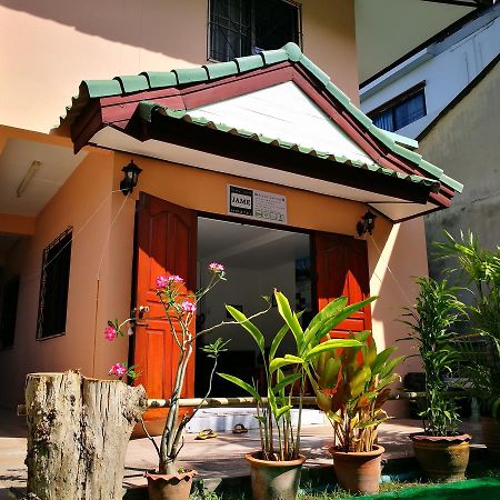 Stay With Jame Hostel Chiang Mai Luaran gambar